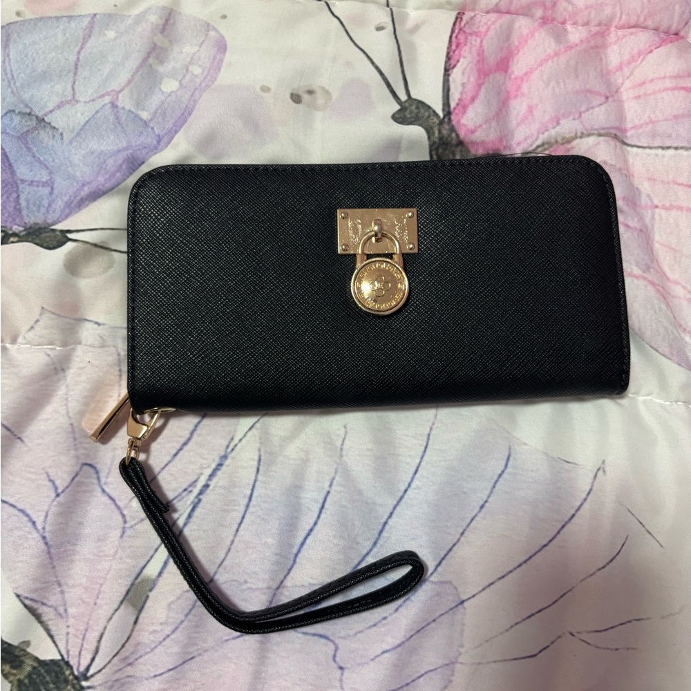 Black Women's Wristlet Wallet